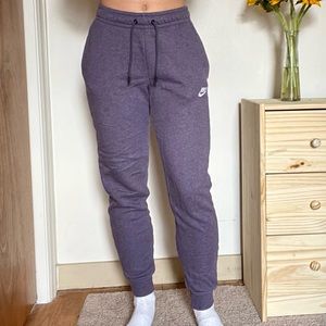 NIKE Purple Joggers 💜
Size XS